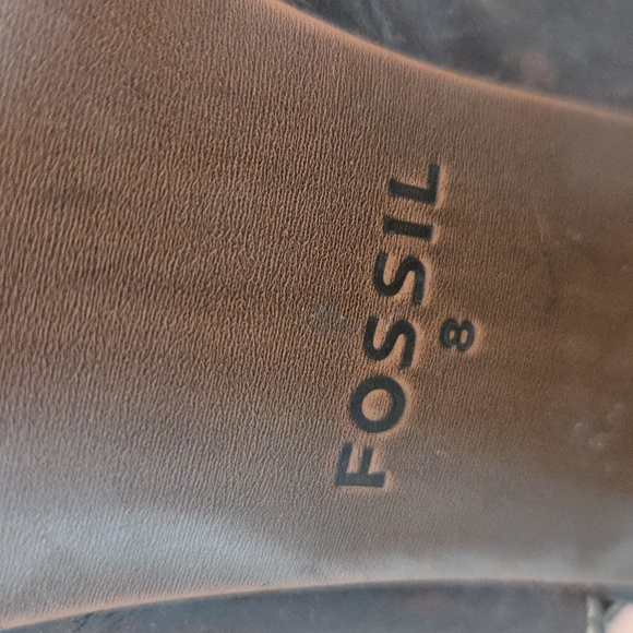 Chic Brown Leather Heels for Every Occasion - Picture 8 of 8